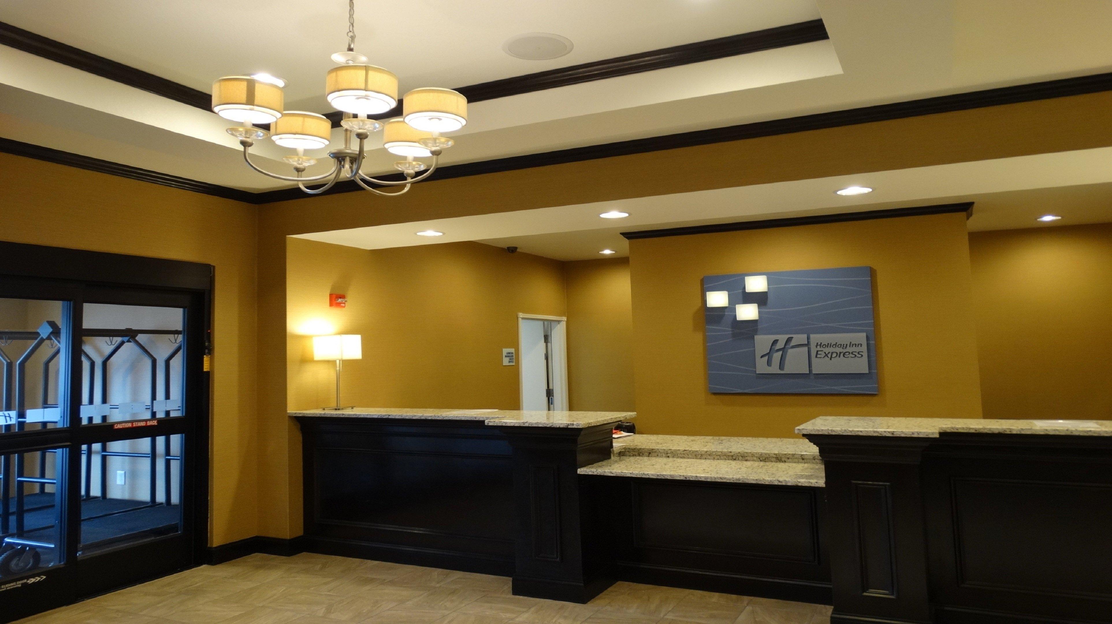 Holiday Inn Express And Suites Montgomery By Ihg Exterior photo